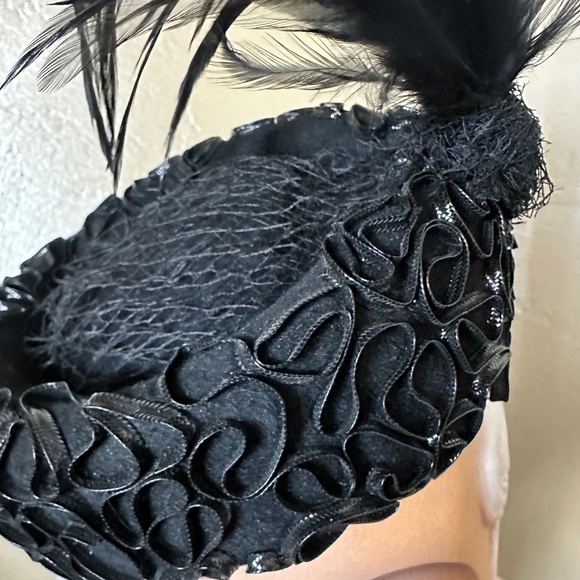 SMART 1940s\' BLACK FELT TILT HAT WITH SHINY BLACK TRIM + TALL FEATHERS main image 6